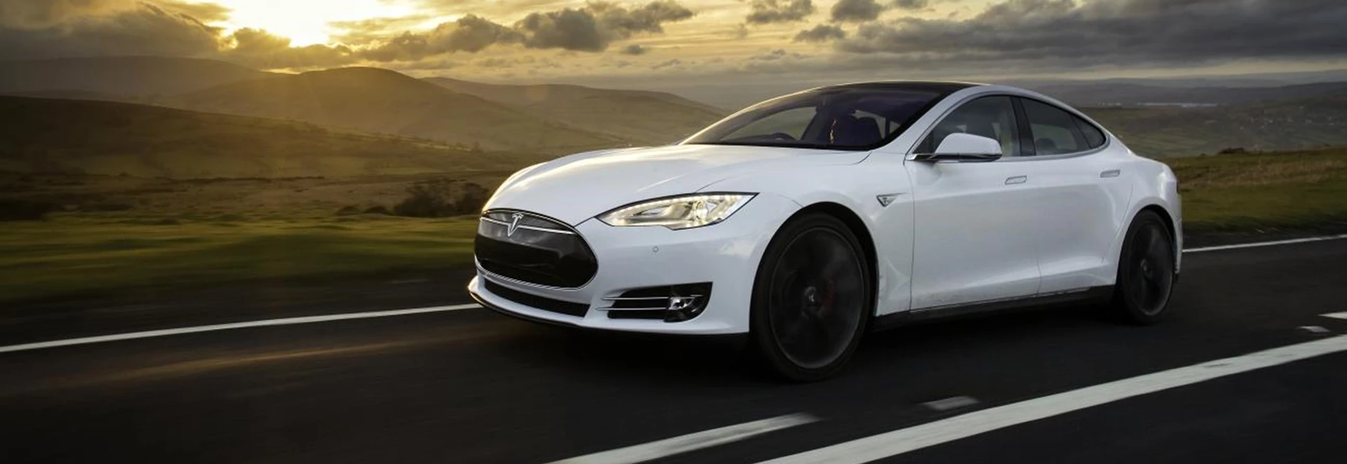 Tesla Model S travels 670 miles on a single charge to achieve record 